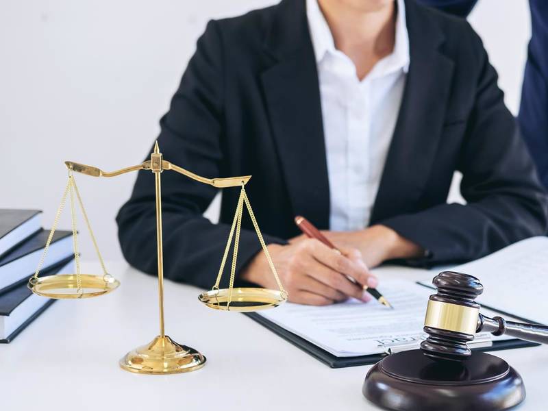上海合同纠纷律师：网络合同效力与管辖权之深度剖析